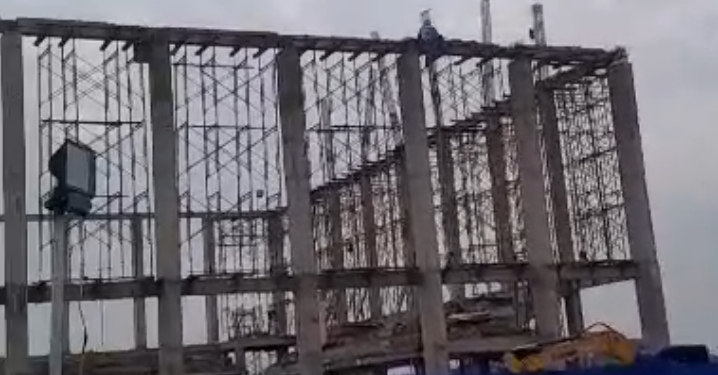 Setelah Pekerja Tersengat Listrik, Proyek di DPRD Bojonegoro Kembali Abai Keselamatan Kerja