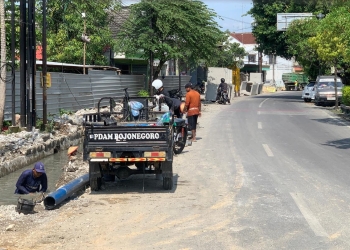 Proyek Saluran Air (U-Ditch) Rusak Pipa, PDAM Bojonegoro Kewalahan Tangani Ratusan Laporan