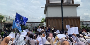 Kapolres Bojonegoro Turun Langsung Temui Demonstran: “Aksi Adalah Hak Warga, Asal Tetap Kondusif”