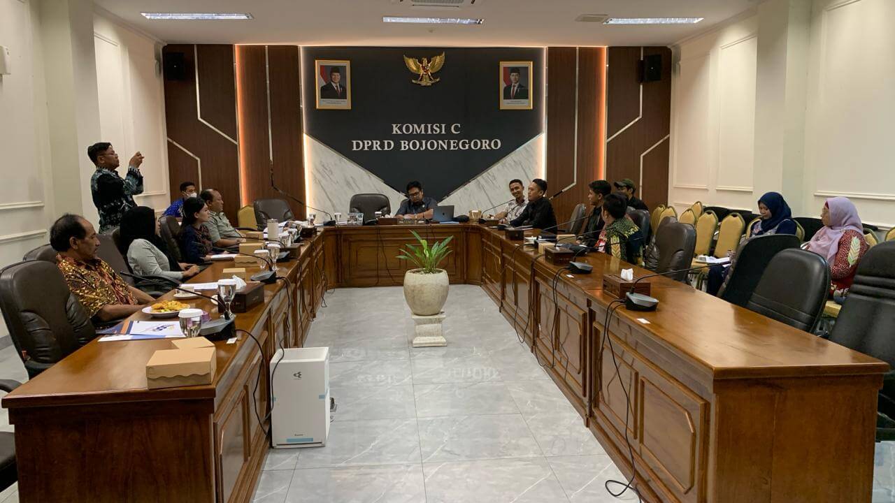 Foto ketua komisi C DPRD bojonegoro Ahmad Suprianto