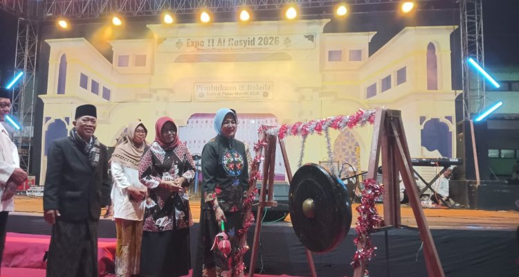 Wakil Bupati Bojonegoro Nurul Azizah membuka Expo dan Pasar Murah Al-Rosyid 2026.