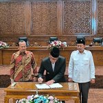 Bupati Setyo Wahono dan Pimpinan DPRD Bojonegoro menandatangani Persetujuan Bersama Raperda Pertanggungjawaban APBD 2025.