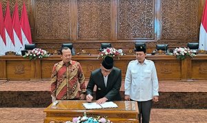 Bupati Setyo Wahono dan Pimpinan DPRD Bojonegoro menandatangani Persetujuan Bersama Raperda Pertanggungjawaban APBD 2025.