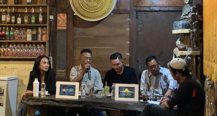Ketua Komisi B DPRD Bojonegoro Sally Atyasasmi menjadi narasumber dalam diskusi Pro Kontra Makan Bergizi Gratis di Bojonegoro.