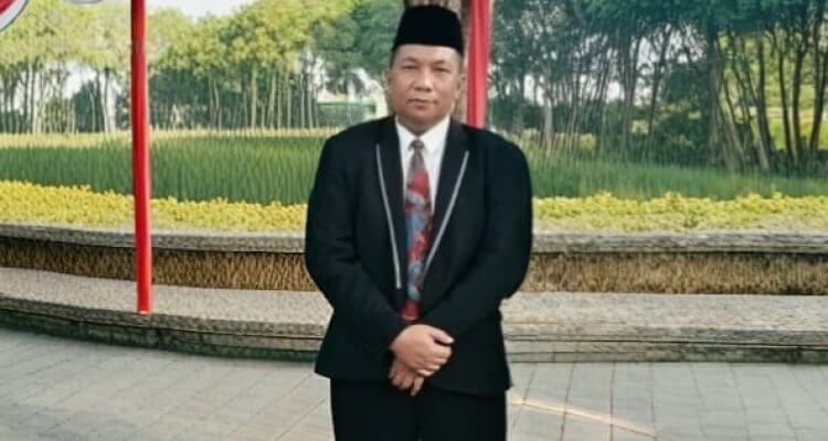Kepala Disperinaker Bojonegoro Mahmudi menanggapi polemik pemberhentian enam relawan SPPG Sitiaji Kecamatan Sukosewu.