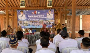 Wakil Bupati Bojonegoro Nurul Azizah membuka Bimbingan Teknis Program Kolam Lele Keluarga (Kolega) bagi calon penerima manfaat di Balai Desa Pandantoyo, Kecamatan Temayang.
