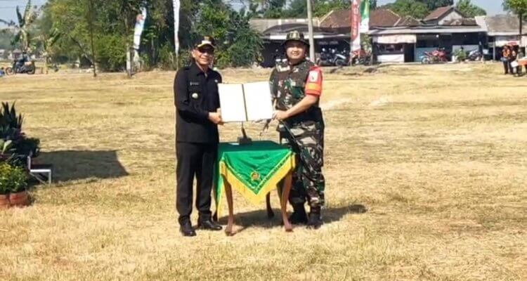 Bupati Setyo Wahono membuka TMMD Ke-129 Bojonegoro bersama Dandim 0813 Bojonegoro di Desa Mlideg.