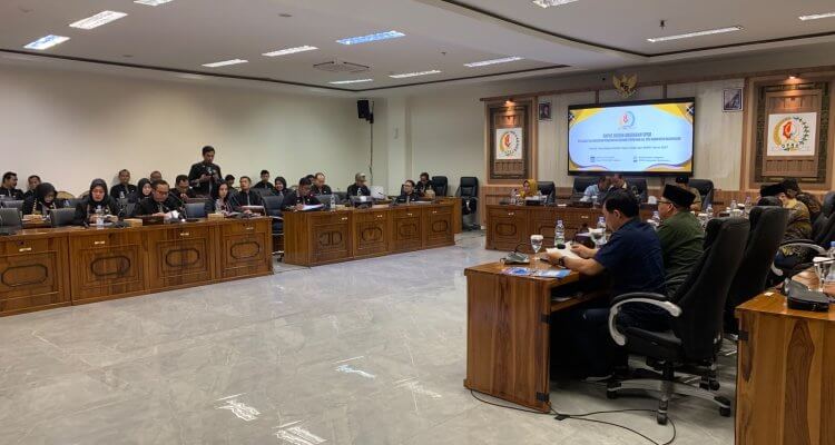 Rapat Badan Anggaran DPRD Bojonegoro bersama TAPD membahas Perubahan RKPD 2026 dan RKPD 2027.