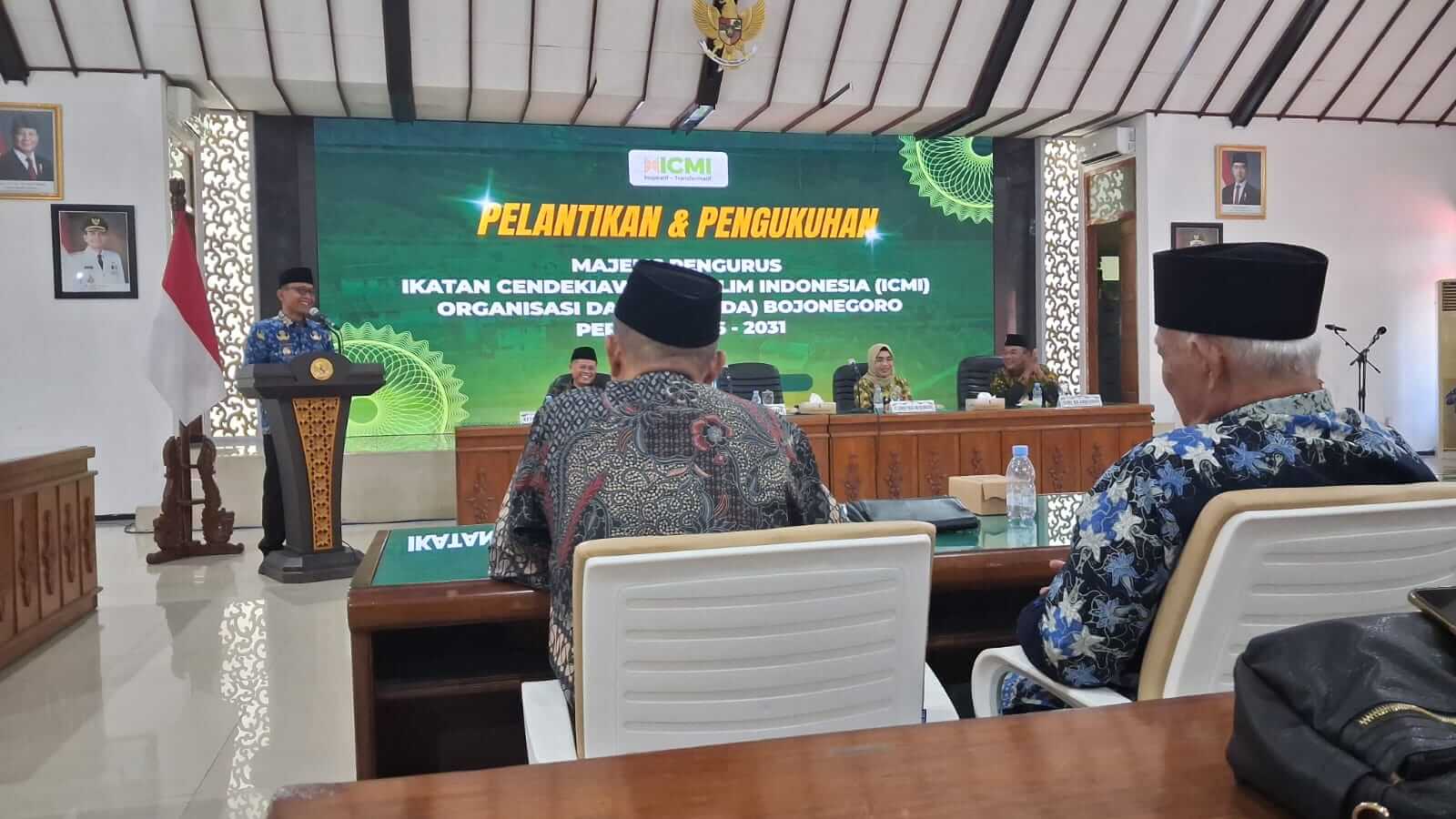 Sambutan Bupati Bojonegoro Setyo Wahono pada Pelantikan ICMI Orda Bojonegoro 2026–2031 Foto: NewsBojonegoro.com | Bupati Bojonegoro Setyo Wahono memberikan sambutan pada Pelantikan dan Pengukuhan Majelis Pengurus ICMI Orda Bojonegoro Periode 2026–2031 di Ruang Angling Dharma, Gedung Pemkab Bojonegoro, Jumat (17/7/2026). Bupati Bojonegoro Setyo Wahono memberikan sambutan pada Pelantikan ICMI Orda Bojonegoro Periode 2026–2031.