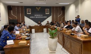 Komisi B DPRD Bojonegoro rapat dengar pendapat terkait pembangunan Pasar Kota dan relokasi pedagang.