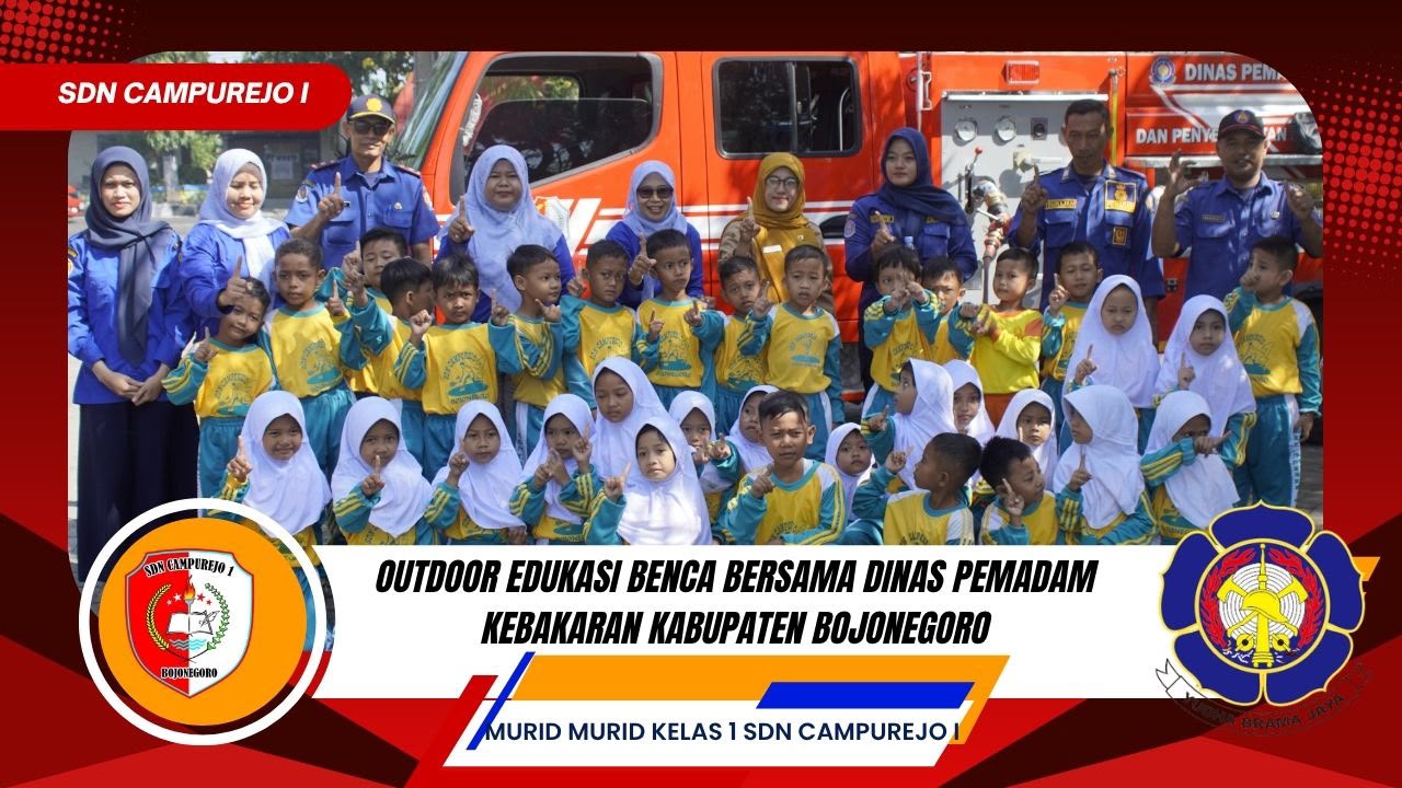 Petugas Dinas Pemadam Kebakaran dan Penyelamatan Kabupaten Bojonegoro berfoto bersama murid kelas 1 SDN Campurejo I, guru, dan wali murid usai kegiatan Outdoor Edukasi Bencana sebagai upaya mengenalkan mitigasi kebakaran sejak dini.