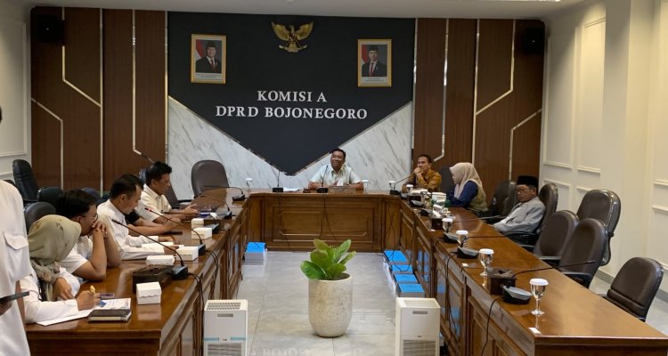 Hearing Komisi A DPRD Bojonegoro membahas sengketa lahan perumahan Desa Klampok Kecamatan Kapas.