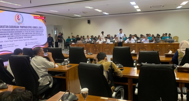 Audiensi DPRD Bojonegoro membahas hak masyarakat terdampak Bendungan Karangnongko.