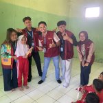 Mahasiswa KKN TK 03 Universitas Bojonegoro memberikan sosialisasi anti-bullying kepada siswa SD Negeri Pejok 1 di Kecamatan Kepohbaru.