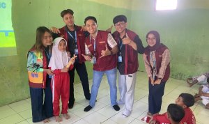 Mahasiswa KKN TK 03 Universitas Bojonegoro memberikan sosialisasi anti-bullying kepada siswa SD Negeri Pejok 1 di Kecamatan Kepohbaru.