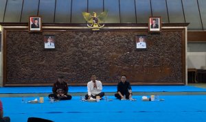 Bupati Bojonegoro Setyo Wahono menyampaikan rencana kerja sama dengan Universitas Brawijaya dalam Media Gathering di Pendopo Malowopati Bojonegoro.