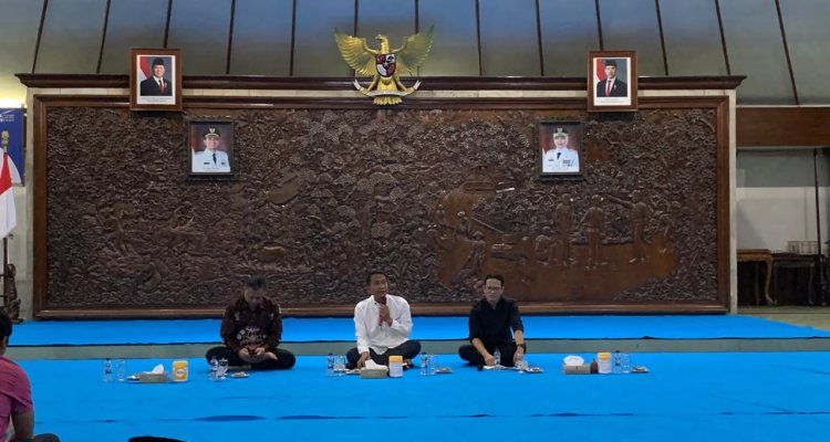 Bupati Bojonegoro Setyo Wahono menyampaikan rencana kerja sama dengan Universitas Brawijaya dalam Media Gathering di Pendopo Malowopati Bojonegoro.