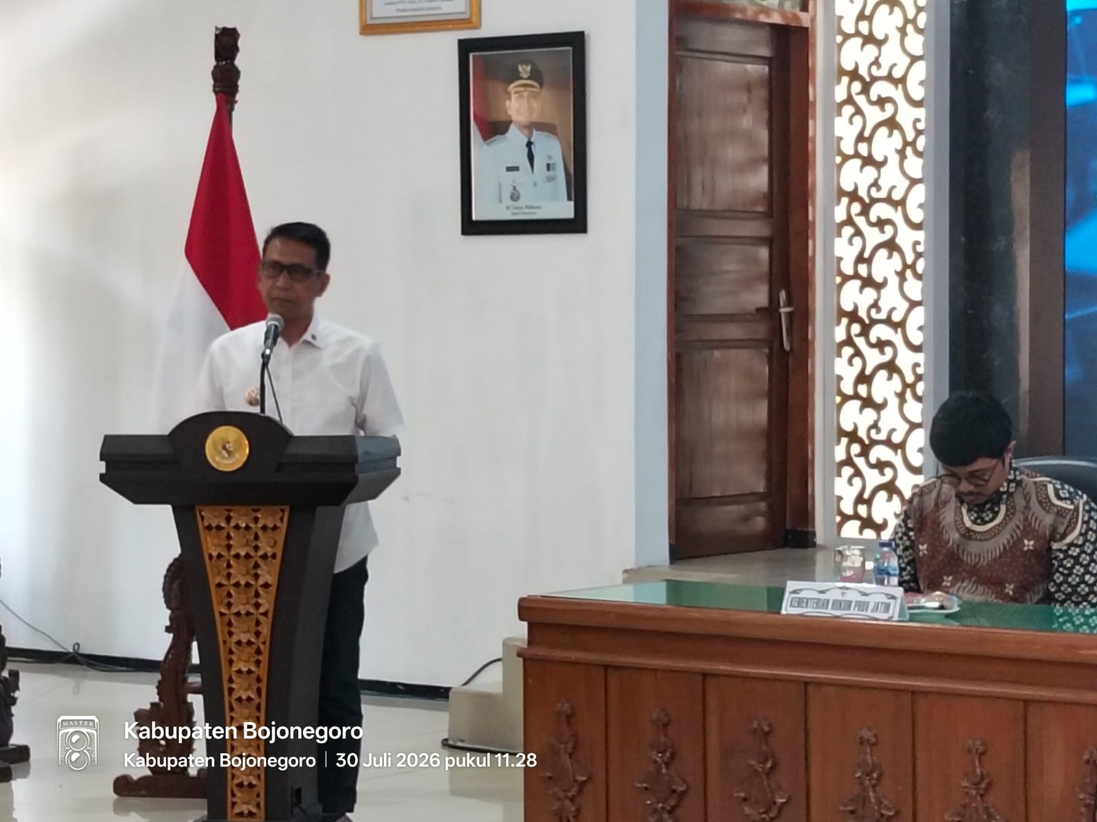 Bupati Bojonegoro Setyo Wahono memberikan sambutan pada kegiatan pembinaan organisasi kemasyarakatan Tahun 2026.