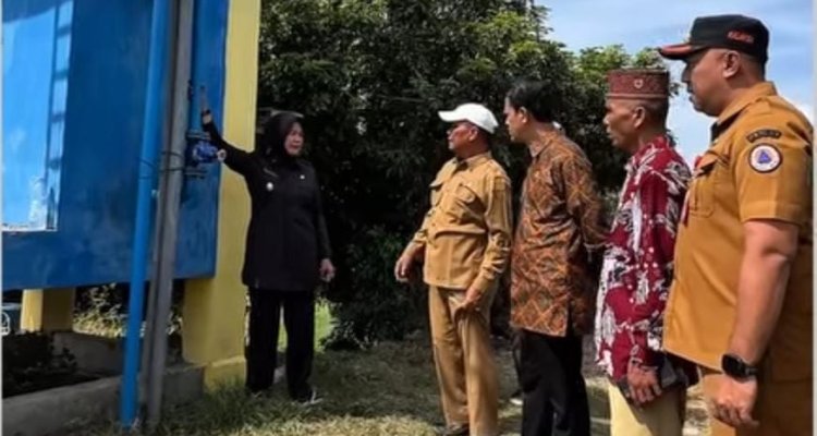 Wabup Bojonegoro Nurul Azizah meninjau desa rawan kekeringan untuk penambahan SPAM.