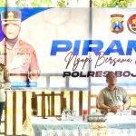 Kapolres Bojonegoro AKBP Yenni Diarty memberikan sambutan dalam kegiatan Piramida "Ngopi Bersama Awak Media" di Warung Pinggir Nggawan, Bojonegoro, Kamis (6/8/2026). Kegiatan ini menjadi pertemuan perdana Kapolres dengan insan pers sekaligus memperkuat sinergi dalam menjaga kondusivitas daerah dan menangkal penyebaran hoaks.