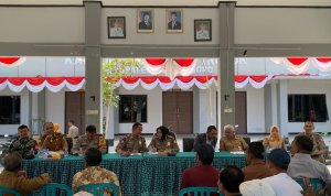 Foto istimewa newsbojonegoro.com Rapat koordinasi membahas penataan lahan di Dusun Kentong, Desa Sumberejo, Kecamatan Trucuk, Bojonegoro, Selasa (11/8/2026). Foto: NewsBojonegoro.com