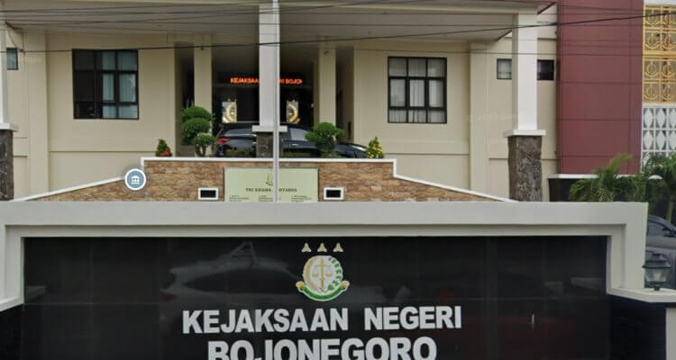 Kejaksaan Negeri Bojonegoro masih menangani perkara dugaan penyimpangan Bantuan Keuangan Khusus Desa (BKKD) Tahun Anggaran 2022 di Desa Sugihwaras, Kecamatan Ngraho.
