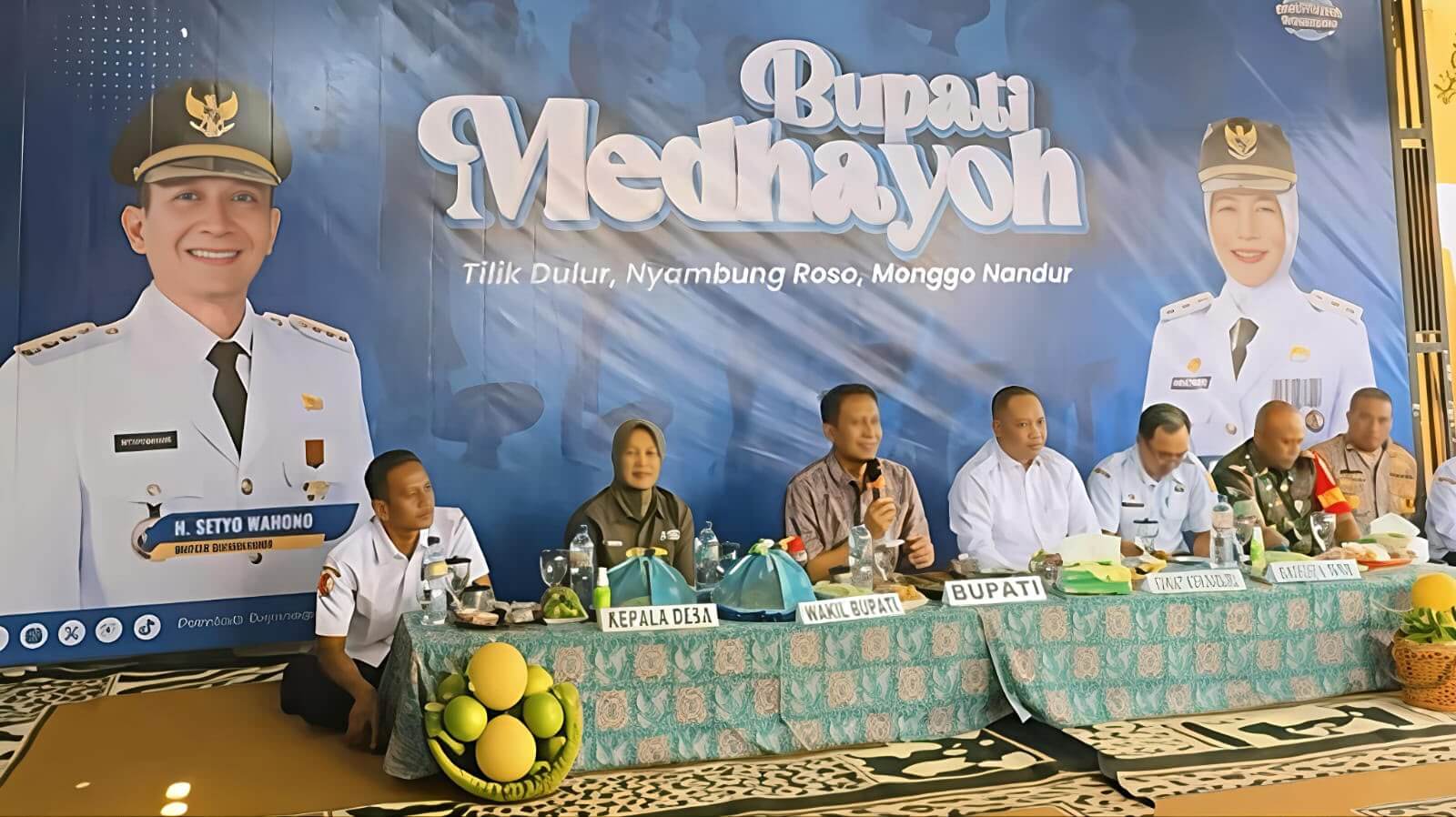 Bupati Bojonegoro Setyo Wahono bersama Wakil Bupati Nurul Azizah saat kegiatan Medhayoh di Desa Cengkir, Kecamatan Kepohbaru, Rabu (12/8/2026).