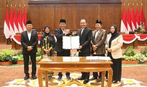 Rapat paripurna DPRD Bojonegoro menetapkan KUA-PPAS APBD 2027 dengan pendapatan Rp4,49 triliun dan belanja Rp5,08 triliun. Rapat paripurna DPRD Bojonegoro menetapkan KUA-PPAS APBD 2027 dengan pendapatan Rp4,49 triliun dan belanja Rp5,08 triliun.