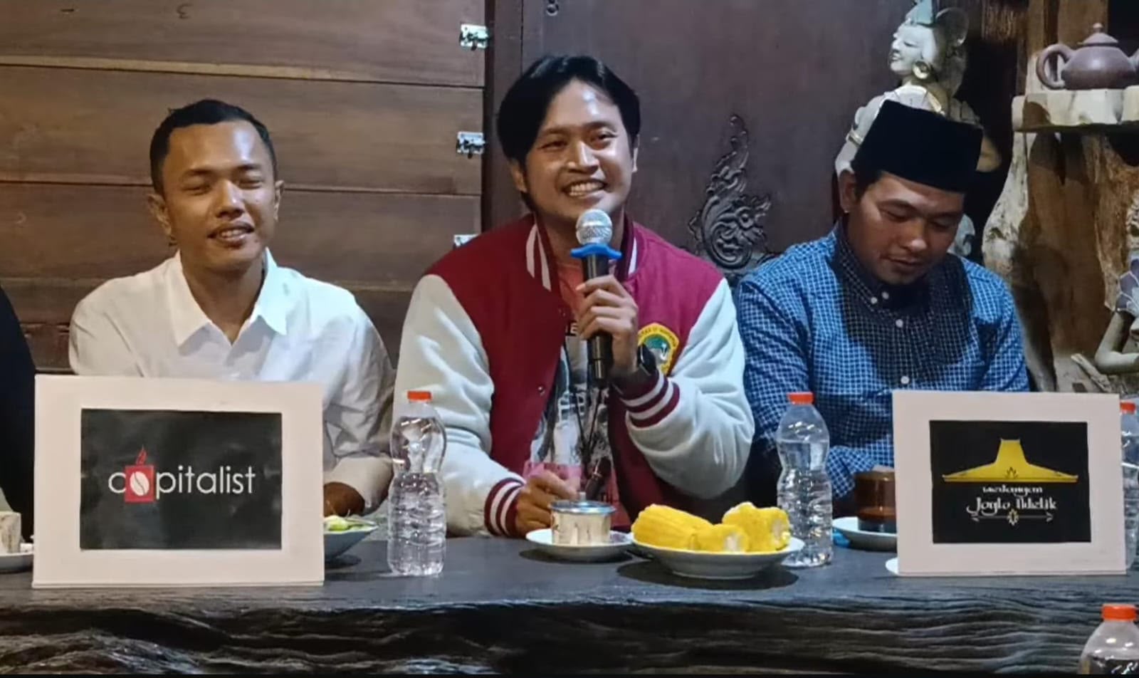 Ketua Bawaslu Kabupaten Bojonegoro Dr. Handoko Sosro Hadi Wijoyo saat menjadi narasumber dalam Ngobrol Jegrank Edisi #69 bertema “Generasi-Z dan Politik”, Selasa (18/8/2026).