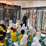 Murid kelas IV, V, dan VI SDN Campurejo 1 Bojonegoro mengikuti kegiatan kunjungan edukasi ke Museum Rajekwesi untuk mengenal fosil, sejarah, dan kekayaan budaya Indonesia.