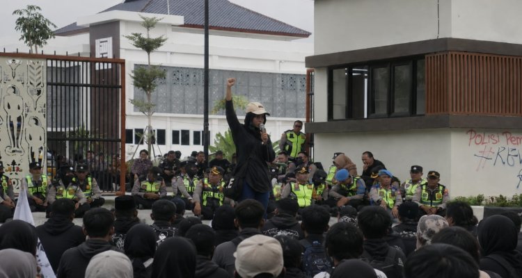 Kelangkaan sapi siap potong di Kabupaten Bojonegoro menjadi sorotan PC PMII Bojonegoro. PMII mendorong pemerintah daerah segera mencari solusi untuk menjaga ketersediaan dan rantai pasok daging sapi.