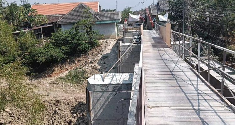 Sudah Disidak Pemkab dan Kecamatan, Pengerjaan Jembatan Ngablak–Ngulanan Kembali Disorot
