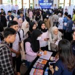 Suasana Bejo Career Day 2026 di Pendopo Malowopati Pemerintah Kabupaten Bojonegoro yang diikuti lebih dari 1.500 pencari kerja untuk mendapatkan informasi dan peluang pekerjaan.
