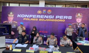 Kapolres Bojonegoro AKBP Yenni Diarty Beserta jajaran saat konferensi pers pengungkapan empat kasus tindak pidana di Mapolres Bojonegoro, Kamis (3/9/2026).