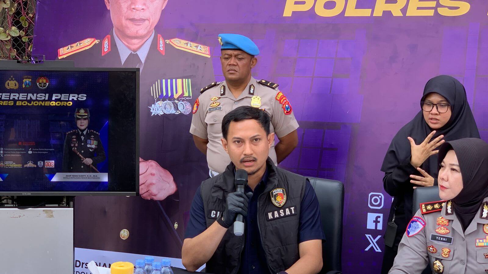 Kasatreskrim Pores Bojonegoro AKP Cipto Dwi Leksana saat konferensi pers pengungkapan empat kasus tindak pidana di Mapolres Bojonegoro, Kamis (3/9/2026).