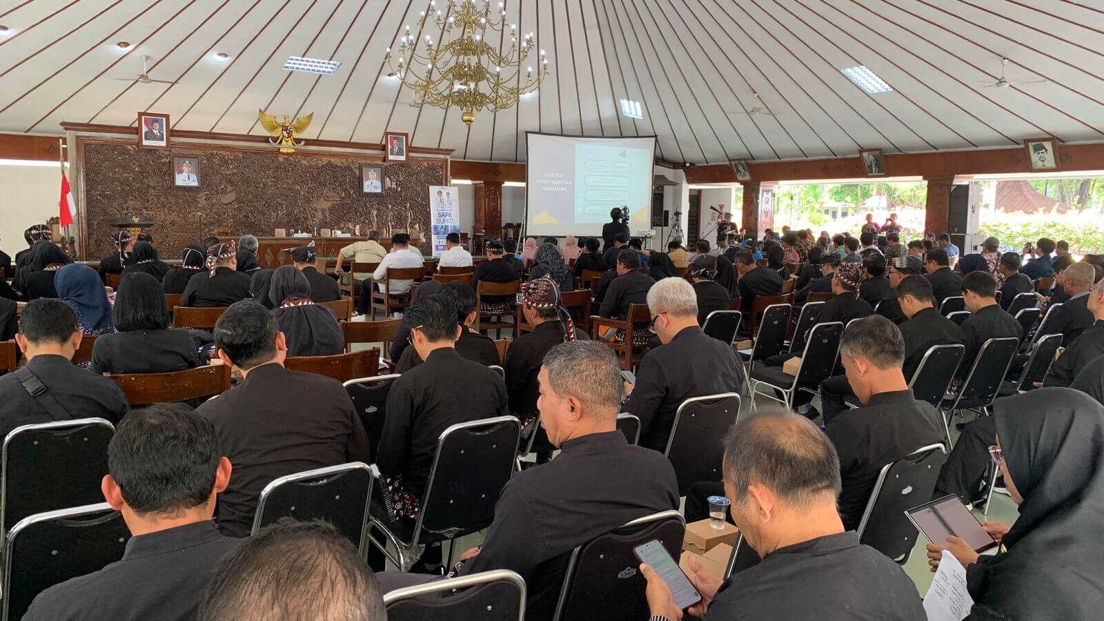 Suasana kegiatan Sapa Bupati dan Wakil Bupati Edisi VI di Pendopo Malowopati, Bojonegoro Kamis (3/9/2026).