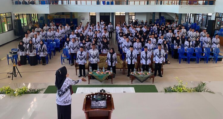 Suasana launching PGRI POWER Kabupaten Bojonegoro yang diikuti sekitar 250 peserta dari perwakilan 30 cabang PGRI se-Kabupaten Bojonegoro.