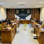 Komisi A DPRD Bojonegoro menggelar rapat dengar pendapat membahas rencana penataan TKD Desa Temayang, Senin (7/9/2026).