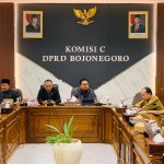 Ketua DPRD Bojonegoro Abdullah Umar memimpin Rapat Kerja Komisi C bersama Dinas Pendidikan dan Dewan Pendidikan Kabupaten Bojonegoro, Senin (7/9/2026).