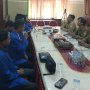 Pengurus Cabang Pergerakan Mahasiswa Islam Indonesia (PC PMII) Bojonegoro saat melakukan audiensi dengan KPH Padangan, Selasa (15/9/2026), membahas kasus Suginanto, pemanfaatan kawasan hutan, serta persoalan kesejahteraan masyarakat yang menggantungkan penghidupannya dari hutan.