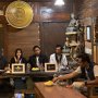 Aktivis muda bersama budayawan pergerakan saat mengikuti diskusi “Merobek ’98, Arsip ’98” di Bojonegoro, Selasa (15/9/2026).
