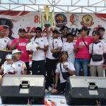 Penyerahan hadiah kepada peserta Ngablak Super League dalam rangkaian puncak kegiatan di Desa Ngablak.