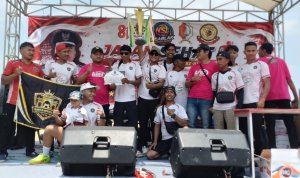 Penyerahan hadiah kepada peserta Ngablak Super League dalam rangkaian puncak kegiatan di Desa Ngablak.