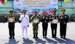 Bupati Bojonegoro Setyo Wahono menghadiri upacara peringatan HUT ke-81 TNI di Makodim 0813 Bojonegoro, Senin (5/10/2026).