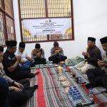 Kapolres Bojonegoro AKBP Yenni Diarty bersama jajaran dan para tahanan mengikuti kegiatan khataman Al-Qur’an dan doa bersama di Polres Bojonegoro, Jumat (9/10/2026).
