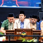 Gus Iqdam bersama Direktur PT Kareb Alam Sejahtera Sriyadi Purnomo, Wakil Bupati Bojonegoro Nurul Azizah, dan Komisaris Koperasi Kareb Alam Sejahtera Widarko, S.H., saat menghadiri pengajian akbar dan gebyar sholawat dalam rangka HUT ke-50 Koperasi Kareb di MPS Dander, Desa Ngumpakdalem, Kecamatan Dander, Sabtu (10/10/2026).