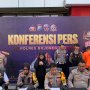 Kapolres Bojonegoro AKBP Yenni Diarty bersama jajaran saat menyampaikan hasil pengungkapan kasus kriminal dalam konferensi pers Operasi Sikat Semeru 2026 di Mapolres Bojonegoro.