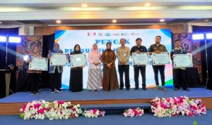 Wakil Bupati Bojonegoro Nurul Azizah bersama jajaran saat menghadiri penganugerahan Bojonegoro Innovative Award 2026 di Hall Hotel Griya Dharma Kusuma.
