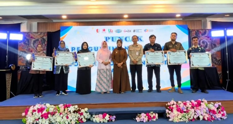 Wakil Bupati Bojonegoro Nurul Azizah bersama jajaran saat menghadiri penganugerahan Bojonegoro Innovative Award 2026 di Hall Hotel Griya Dharma Kusuma.