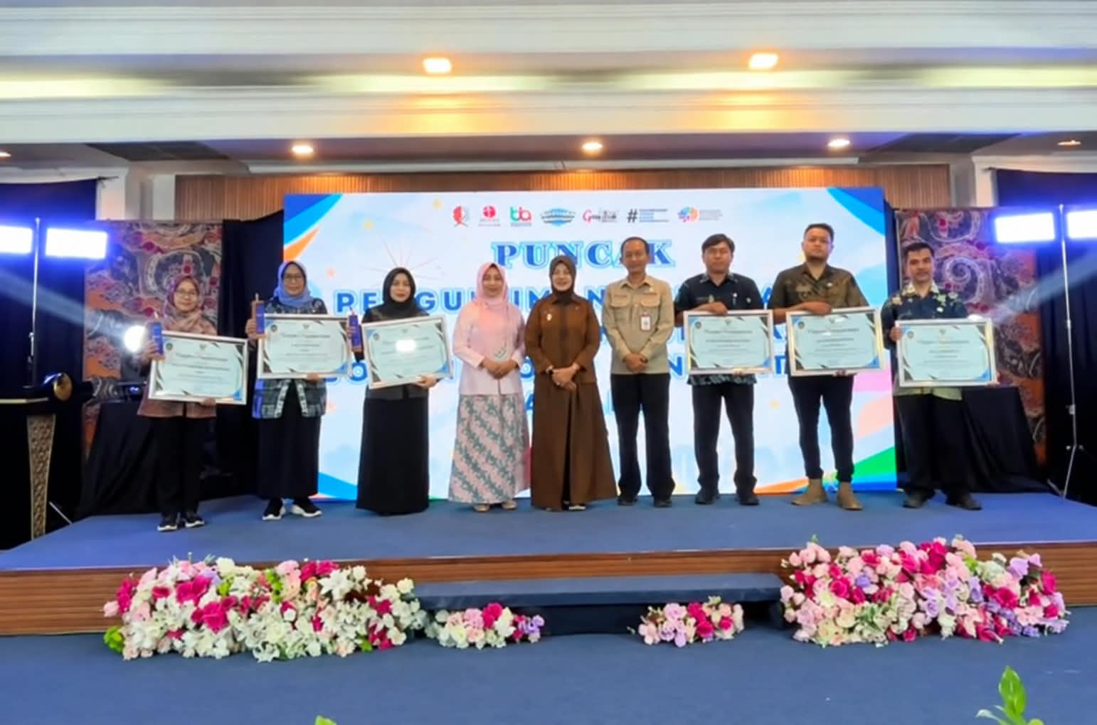 Wakil Bupati Bojonegoro Nurul Azizah bersama jajaran saat menghadiri penganugerahan Bojonegoro Innovative Award 2026 di Hall Hotel Griya Dharma Kusuma.